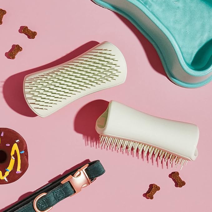 Pet Teezer by Tangle Teezer Puppy Essential Dog Brush, with Extra Soft Teeth for Gentle Grooming on Wet or Dry Fur, Mint