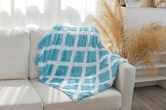 PJYuCien Fluffy Fleece Calming Pet Throw Blanket, Super Soft and Warm for Indoor Cats and Dogs, Large 30 * 40", Machine Washable, Blue Diamond Pattern, White Puppy Bed