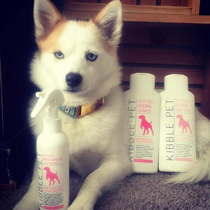 Waterless Pet Shampoo Wash, No Rinse Dog Groomer Spray, Protects Coat & Soothes Skin, Fur Deodorizer, Long Lasting Odor Defense, Hypoallergenic, Made in The USA, Vanilla & Amber Scent, 7.1 oz.