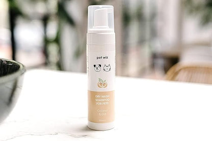 Dry Wash Shampoo for Pets  Soothing & Deodorizing, Natural Ingredients, Quick Drying & No Rinsing Required (Coconut & Oat)