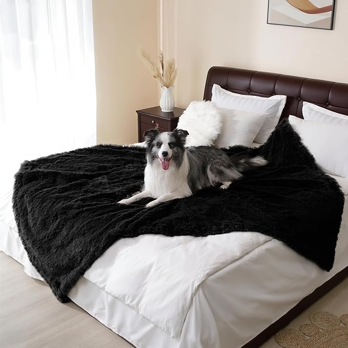 gogobunny Waterproof Dog Blanket for Large Dogs, Cats, Puppy, Reversible Faux Fur Pet Throw Blanket, Washable,Calming Furniture Protection for Sofa Bed (60x80 Inch (Pack of 1), Black)