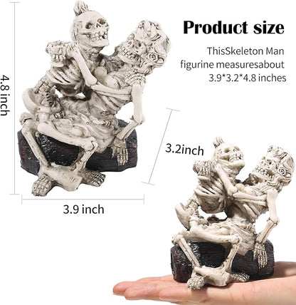 Enchanting Aquarium Decor - 4.8" H Resin Hugging Skeletons Ornament for Fish Tanks - Unique Underwater Gothic Theme - Ideal for Halloween, Aquatic Lovers, and Collectors