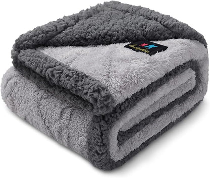 Waterproof Pet Blanket, Liquid Pee Proof Dog Blanket for Sofa Bed Couch, Reversible Sherpa Fleece Furniture Protector Cover for Small Medium Large Dogs Cats, Light Grey King Sizeï¼90" x 82"ï¼