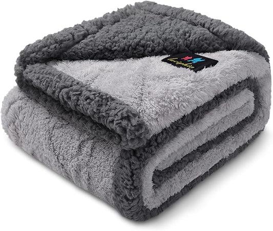 Waterproof Pet Blanket, Liquid Pee Proof Dog Blankets for Sofa Bed Couch, Reversible Sherpa Fleece Furniture Protector Cover for Small Medium Large Dogs Cats,Light Grey Smallï¼40" x 28"ï¼
