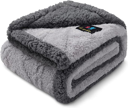 Waterproof Pet Blanket, Liquid Pee Proof Dog Blanket for Sofa Bed Couch, Reversible Sherpa Fleece Furniture Protector Cover for Small Medium Large Dogs Cats, Light Grey Queen Sizeï¼90" x 82"ï¼