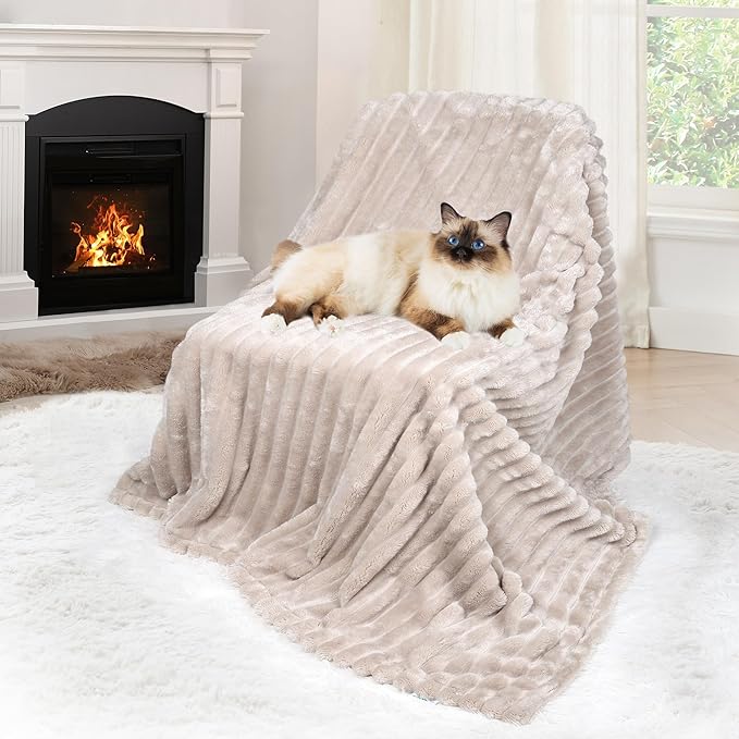 Waterproof Dog Blanket, Soft Fleece Blanket for Couch Protector, Reversible Pet Blankets Furniture Protector Cover for Small Medium Large Dogs Cats (Line, 30"x40")
