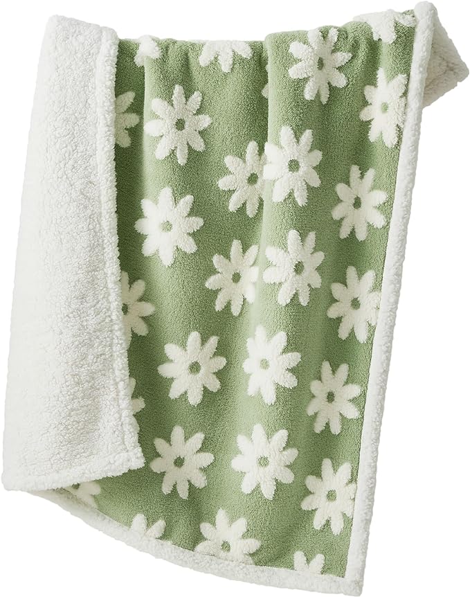 Lesure Waterproof Dog Blanket for Large Dogs - Washable Double Sided Dog Blankets with Warm Jacquard Shag and Soft Sherpa Fleece, Pet Cat Blanket for Bed Protection, 3D Textured Cloud, Green