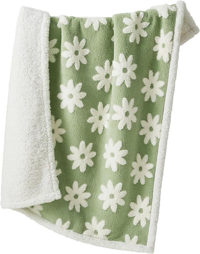 Lesure Waterproof Dog Blanket for Medium Dogs - Washable Double Sided Dog Blankets with Warm Jacquard Shag and Soft Sherpa Fleece, Pet Cat Blanket for Couch Protection, 3D Textured Cloud, Green