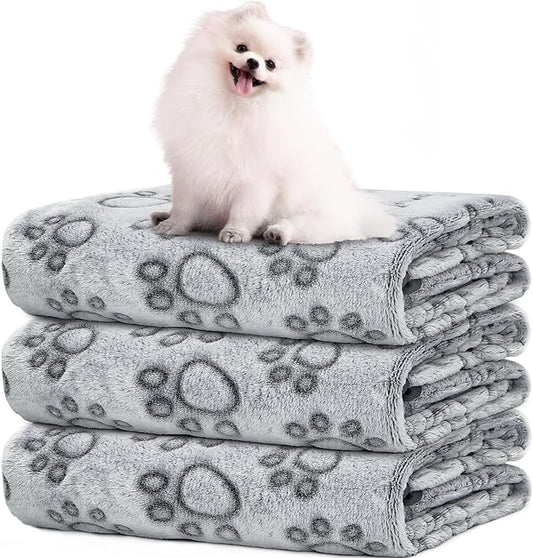 LOKOZ Small Dog Blanket for Small Medium Dogs Fleece Puppy Blanket Washable Dog Blankets for Bed Couch Protection with Cute Paw Print Pet Puppy Cat Blanket