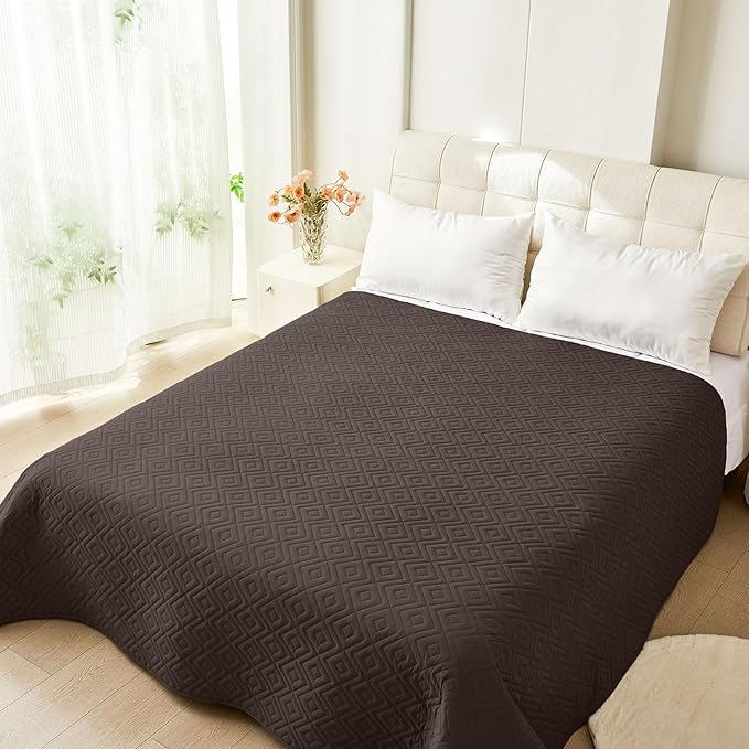 hyha Waterproof Dog Blanket, Soft Pet Bed Blankets, Waterproof Sofa Couch Cover for Dogs Washable, Reversible Pet Couch Covers for Sofa Furniture (82x102 Inch, Chocolate/Dark Grey)