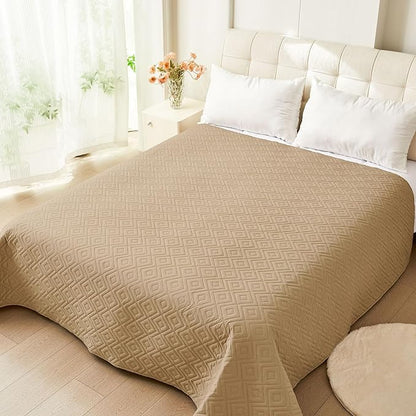 hyha Waterproof Dog Blanket, Soft Pet Bed Blankets, Waterproof Sofa Couch Cover for Dogs Washable, Reversible Pet Couch Covers for Sofa Furniture (82x102 Inch, Camel/Beige)