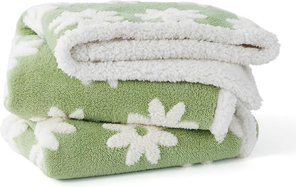 Lesure Waterproof Dog Blanket for Large Dogs - Washable Double Sided Dog Blankets with Warm Jacquard Shag and Soft Sherpa Fleece, Pet Cat Blanket for King Bed Protection, 3D Textured Flower, Green