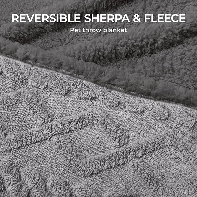 Waterproof Pet Blanket, Liquid Pee Proof Dog Blankets for Sofa Bed Couch, Reversible Sherpa Fleece Furniture Protector Cover for Small Medium Large Dogs Cats,Light Grey Largeï¼65" x 57"ï¼