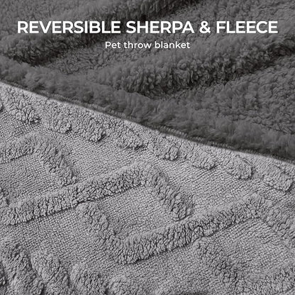 Waterproof Pet Blanket, Liquid Pee Proof Dog Blanket for Sofa Bed Couch, Reversible Sherpa Fleece Furniture Protector Cover for Small Medium Large Dogs Cats, Light Grey King Sizeï¼90" x 82"ï¼