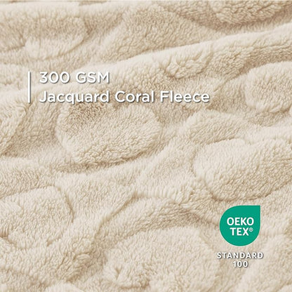 Bedsure 1 Pack 2 Dog Blankets for Small Dogs - 2pcs Washable Soft Fluffy Puppy Blanket with Premium 300GSM Coral Fleece, Cozy Cat Blankets for Indoor Cats, Fuzzy Pet Blanket for Kitten Doggy, White