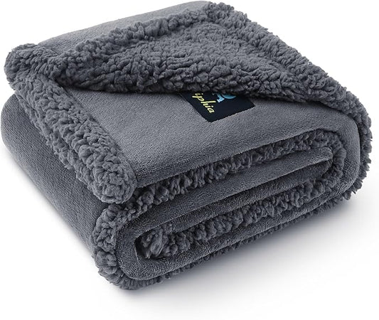 Waterproof Pet Blanket, Liquid Pee Proof Dog Blanket for Sofa Bed Couch, Reversible Sherpa Fleece Furniture Protector Cover for Small Medium Large Dogs Cats, Dark Gray King Sizeï¼100" x 85"ï¼