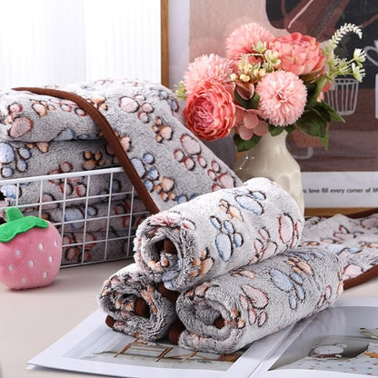 Chumia 40 Pcs Blankets Soft Fluffy Fleece Washable Pet Dog Sleep mat Paw Print Pattern Fleece Blankets for Pets Throw Warm Bed Mat for Dog Puppy Cat(24 x 16 Inch,Black)