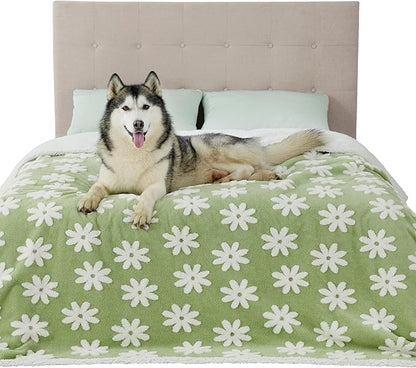 Lesure Waterproof Dog Blanket for Large Dogs - Washable Double Sided Dog Blankets with Warm Jacquard Shag and Soft Sherpa Fleece, Pet Cat Blanket for King Bed Protection, 3D Textured Flower, Green