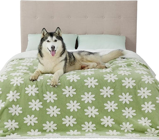 Lesure Waterproof Dog Blanket for Large Dogs - Washable Double Sided Dog Blankets with Warm Jacquard Shag and Soft Sherpa Fleece, Pet Cat Blanket for King Bed Protection, 3D Textured Flower, Green